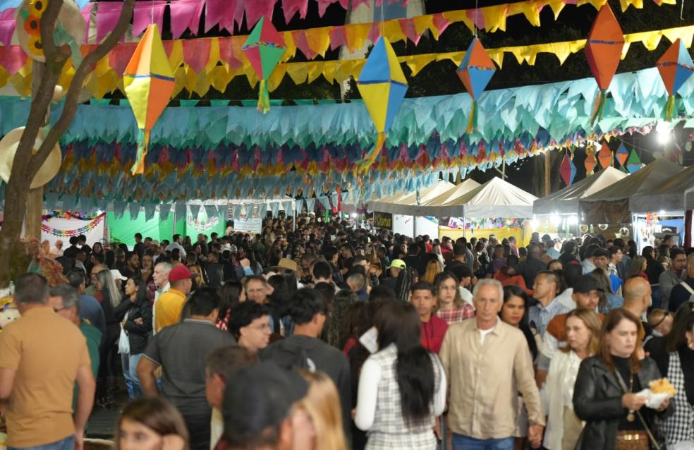 Show da banda Pancanejo marca noite de recorde de público