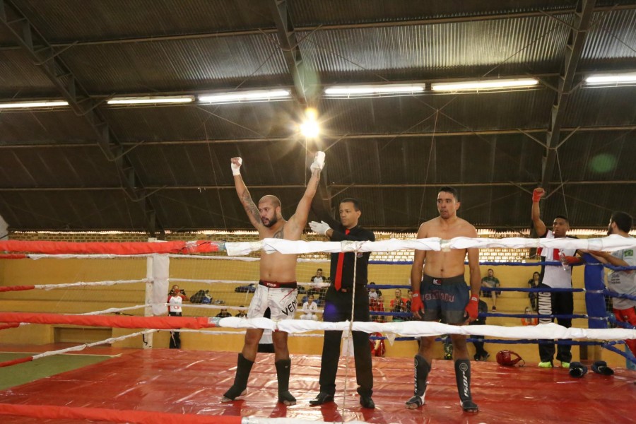 Campeonato de Kickboxing reúne mais de cem lutadores   