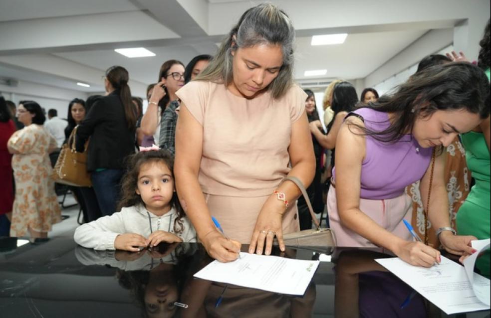 Aprovados no concurso da educação tomam posse em Catalão