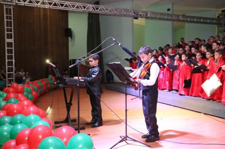 Cantata de Natal marca encerramento do ano letivo da Escola Municipal José Sebba