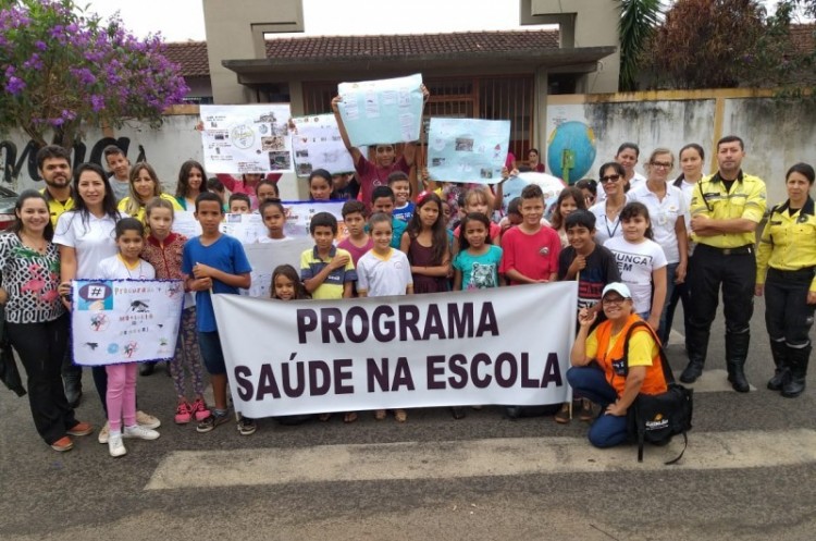 Escola Municipal Patotinha em parceria com a Saúde desenvolve ação de combate à dengue