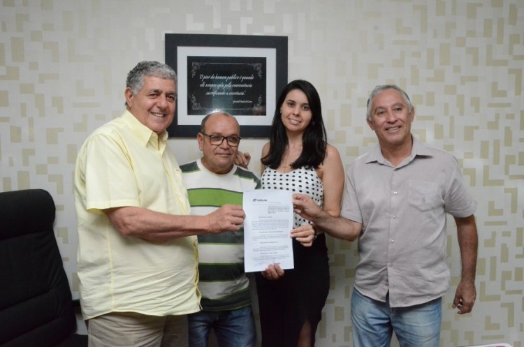 Prefeitura cede imóvel para associação de moradores do bairro Castelo Branco