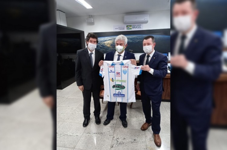 Secretário leva demandas do município ao Ministro da Ciência, Tecnologia e Inovações